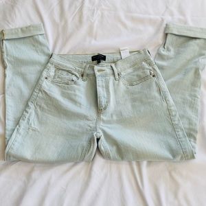 Banana Republic Women’s Distress Jeans Size 28/6